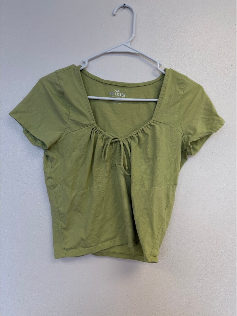 Hollister Must-Have Collection Olive Green Short Sleeve Top, Size Large